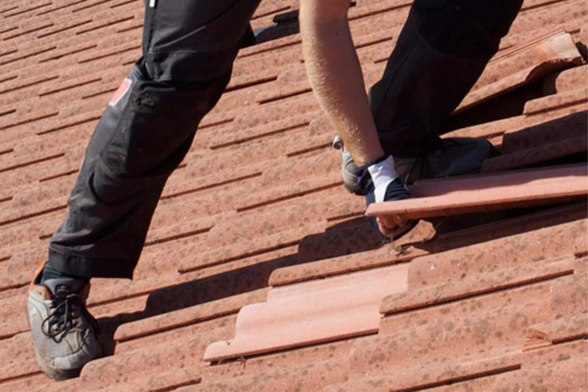 Byta takpannor: Din väg till ett fräscht tak
