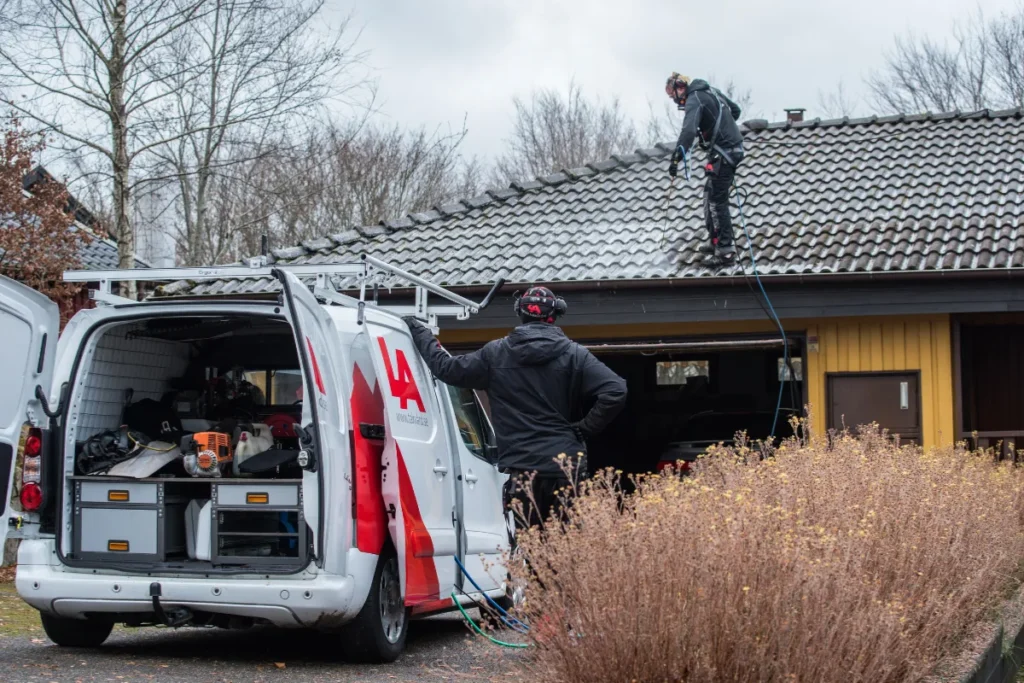 Rensa hängrännor